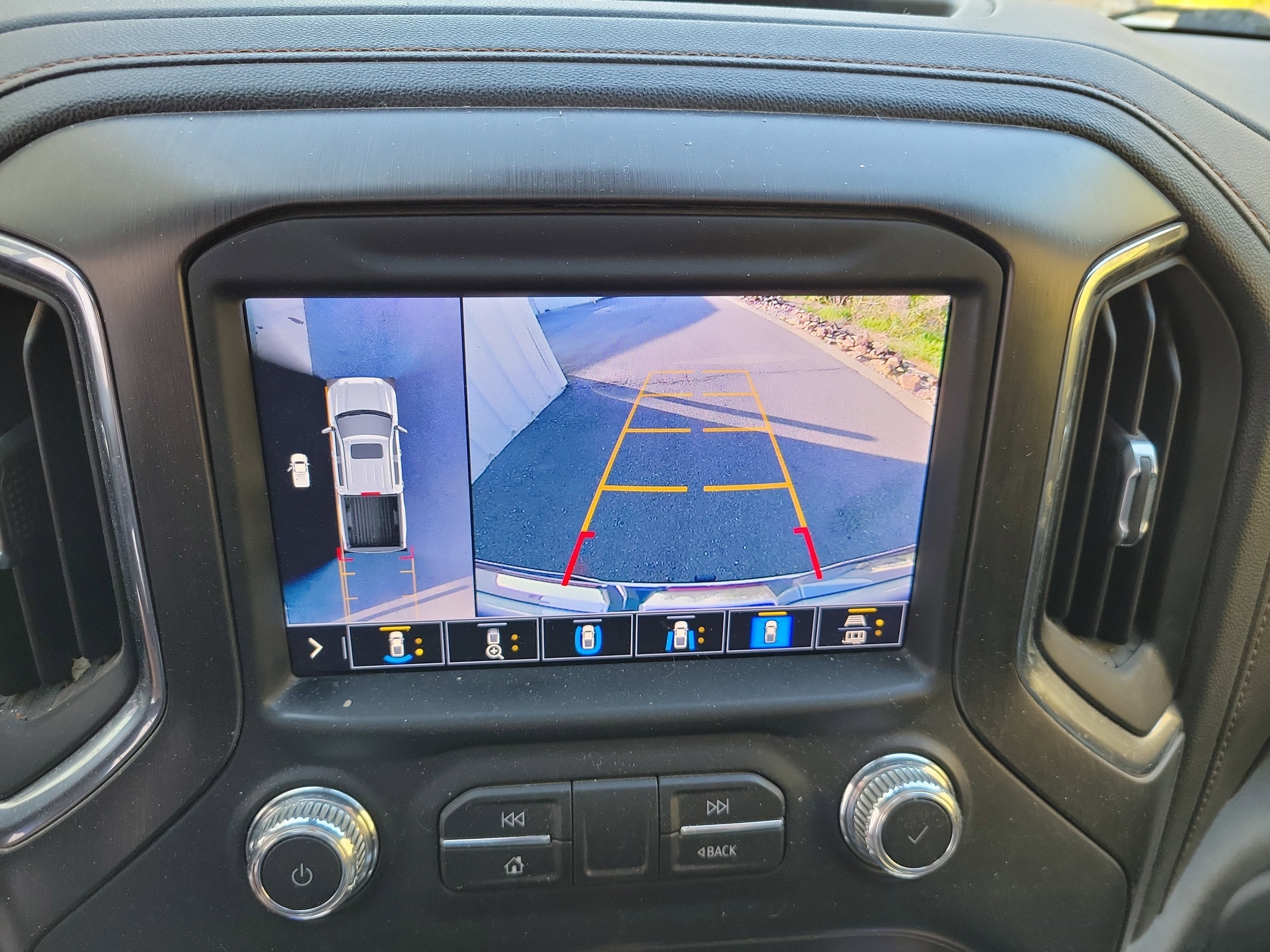 Used 2022 GMC Sierra 1500 AT4 w/ AT4 Premium Package image 16