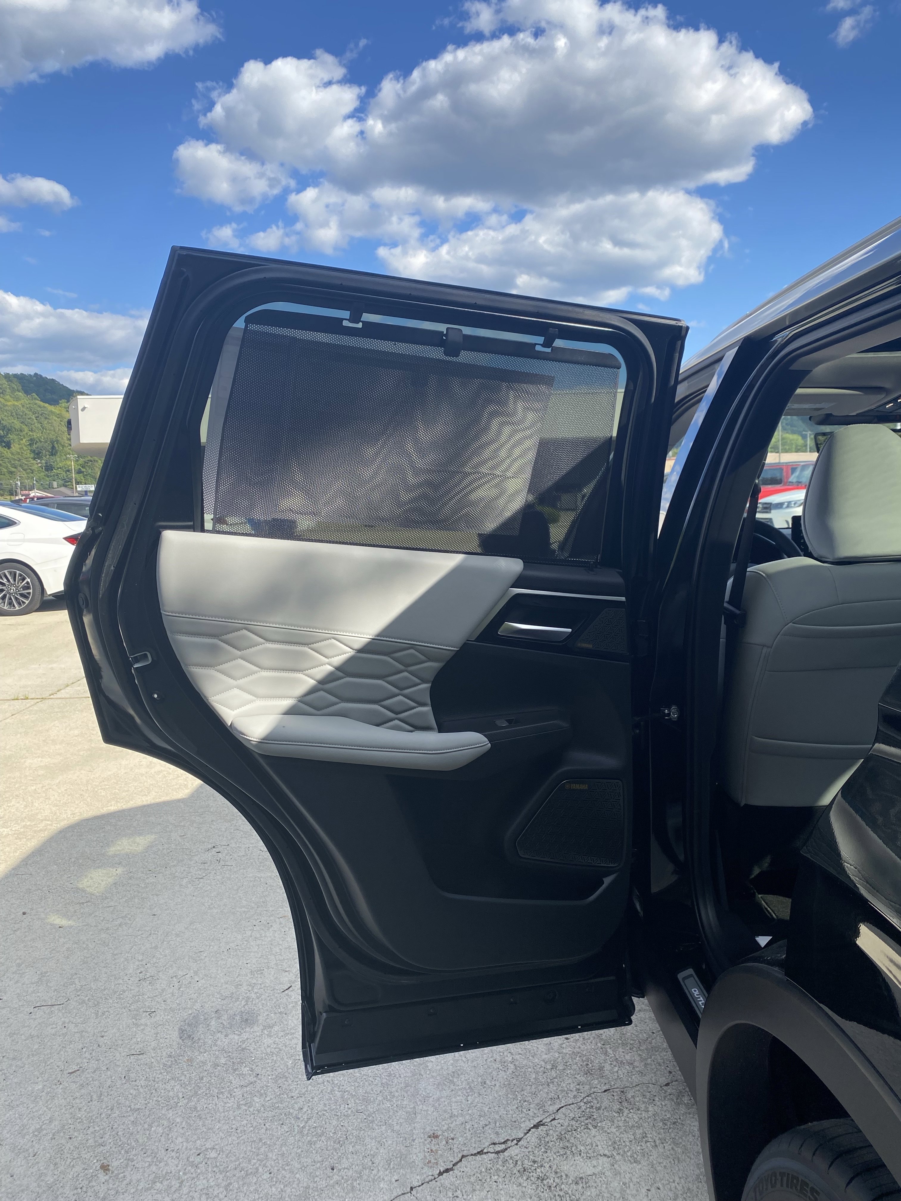 New 2025 Mitsubishi Outlander AWD image 21