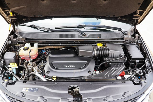 Used 2018 Chrysler Pacifica Limited image 30