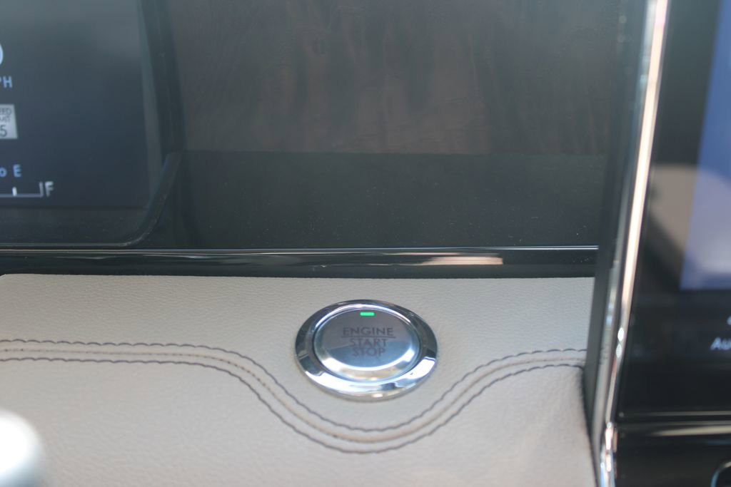 Used 2024 Lincoln Navigator L Reserve AWD/4WD image 42