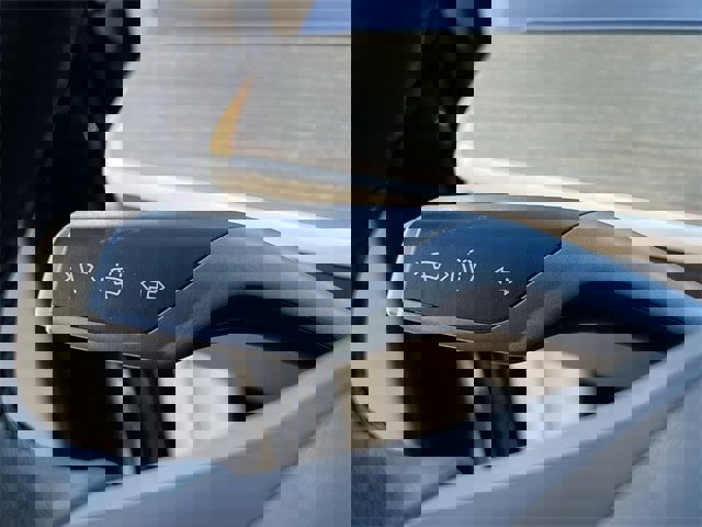 Used 2022 Tesla Model Y Long Range image 22