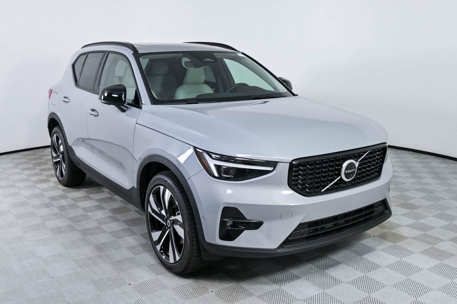 New 2026 Volvo XC40 B5 Plus w/ Climate Package AWD/4WD image 26