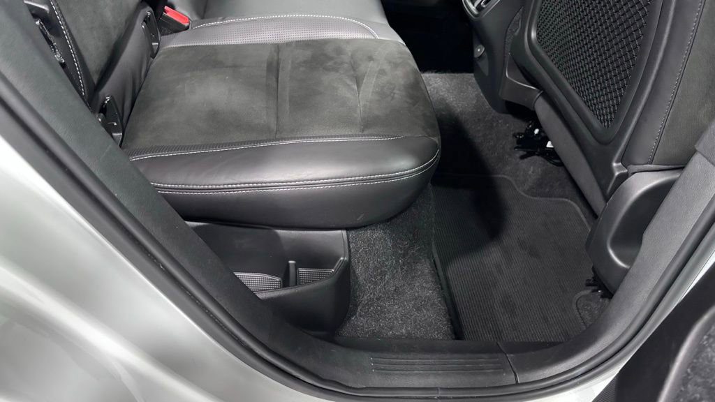 Used 2019 Volvo XC40 T5 R-Design image 23