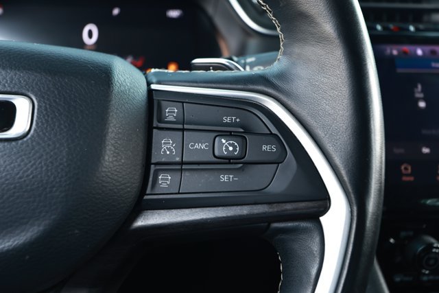 Used 2021 Jeep Grand Cherokee L Limited AWD/4WD image 14