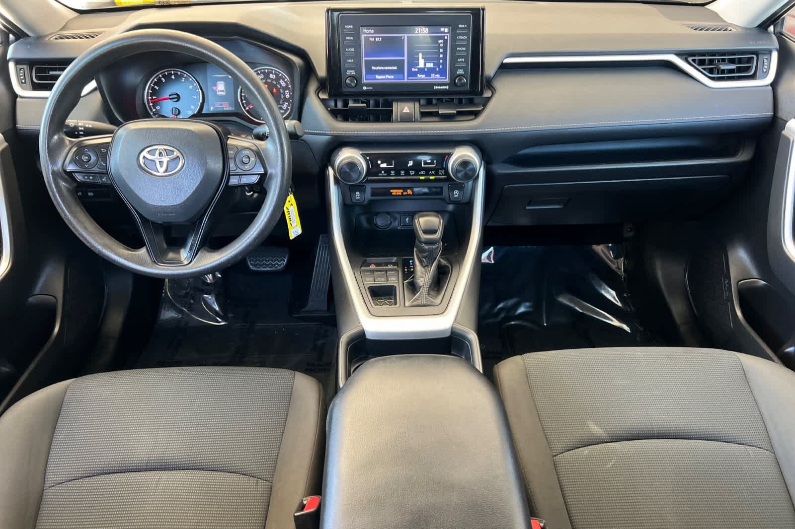 Used 2021 Toyota RAV4 LE AWD/4WD image 3