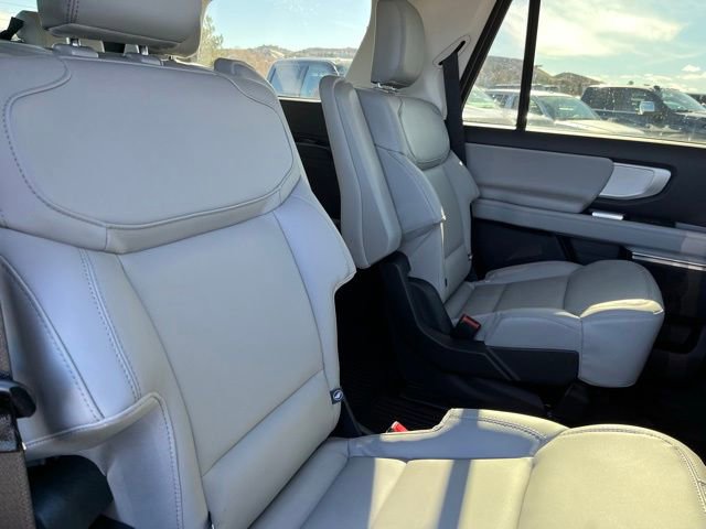 New 2026 Ford Expedition Active image 19