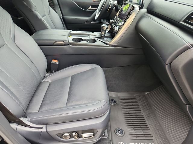 Used 2024 Lexus LX 600 4WD w/ Premium Package image 29