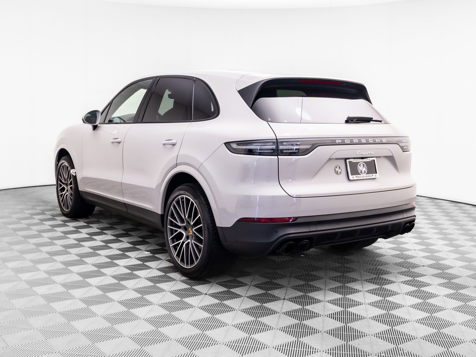 Certified 2023 Porsche Cayenne AWD/4WD image 3
