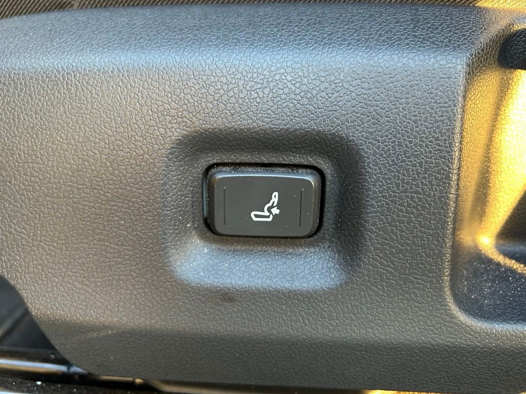 Certified 2025 Toyota Tacoma SR5 AWD/4WD image 16