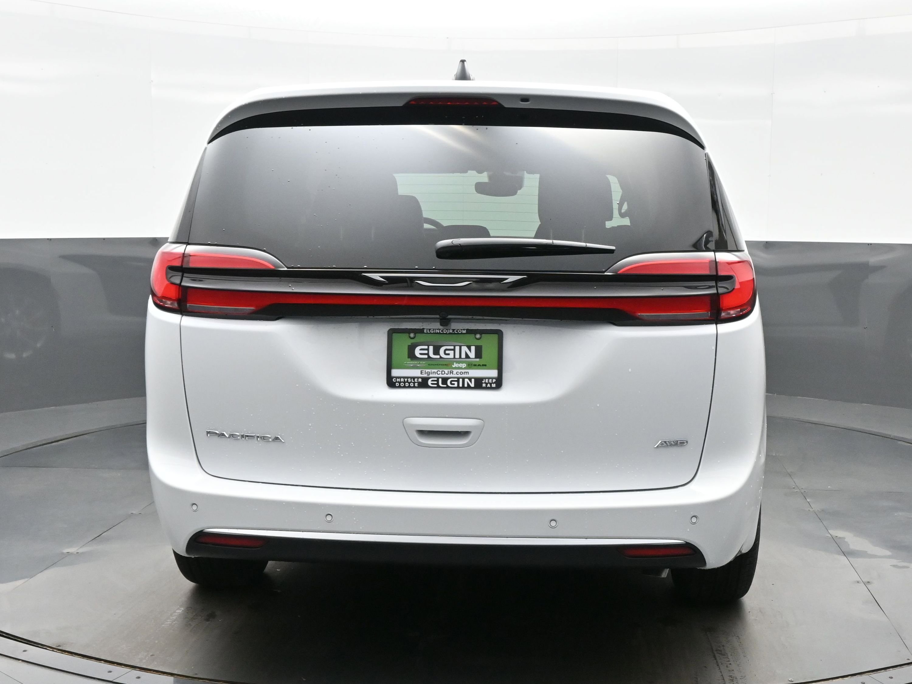 New 2027 Chrysler Pacifica Select AWD/4WD image 5