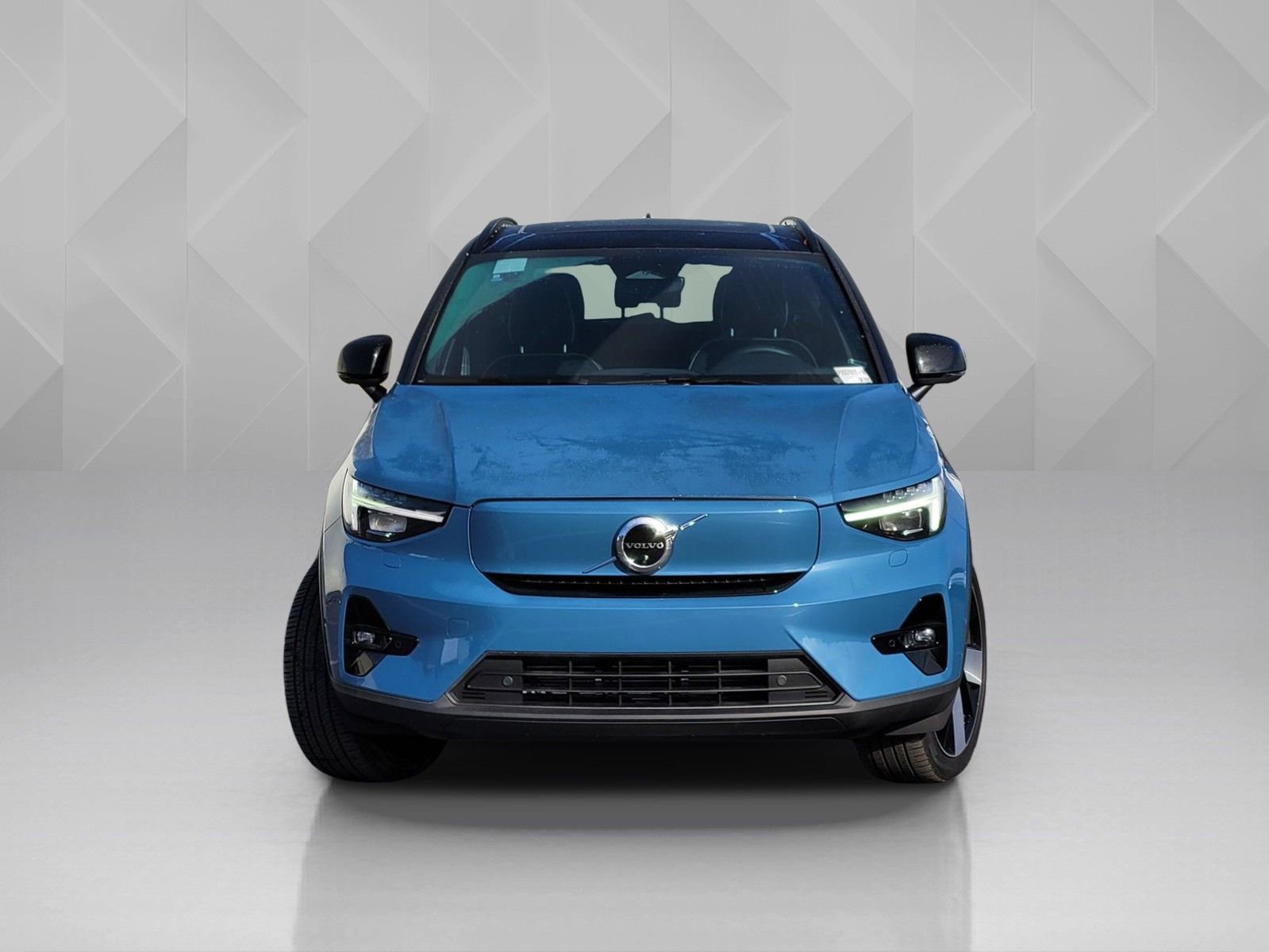 Certified 2023 Volvo XC40 Recharge Ultimate image 2