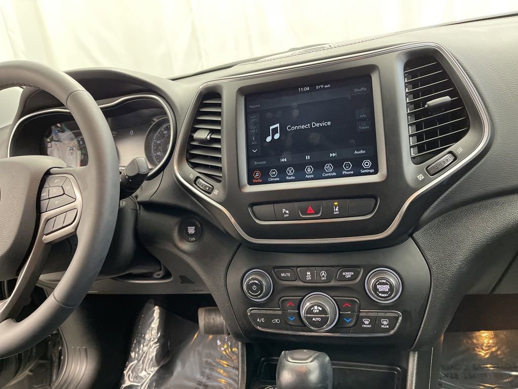 Used 2021 Jeep Cherokee Latitude Lux w/ Comfort/Convenience Group image 24