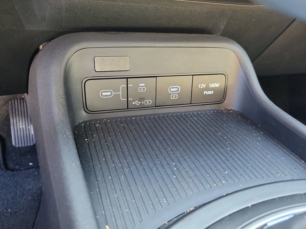 Used 2025 Hyundai Kona SEL image 28