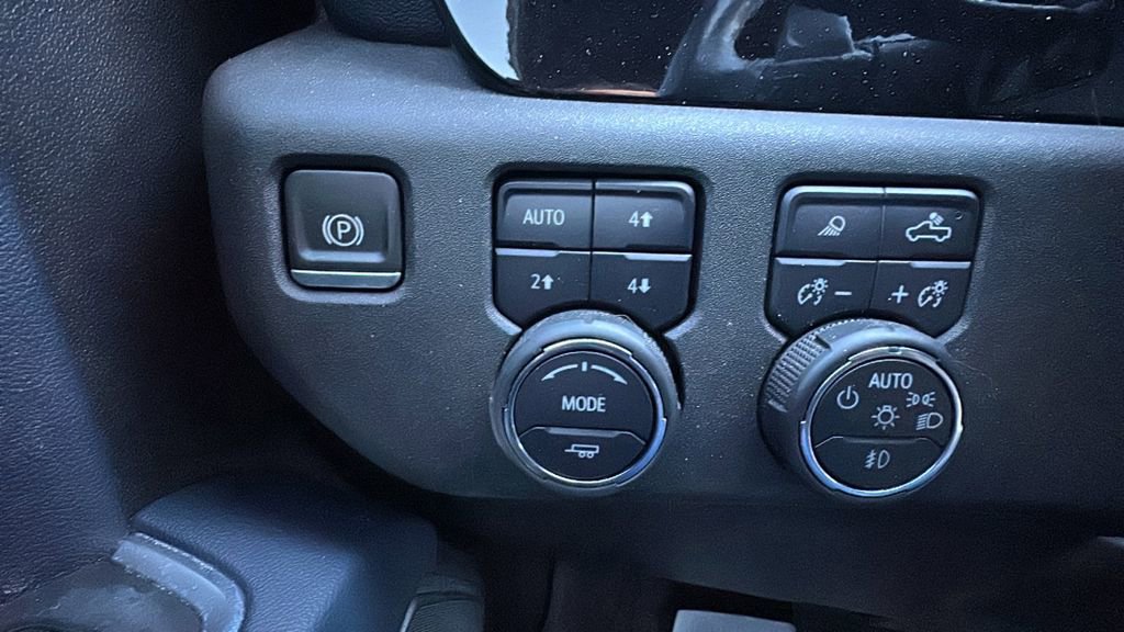 Used 2022 Chevrolet Silverado 1500 High Country w/ High Country Premium Package image 18