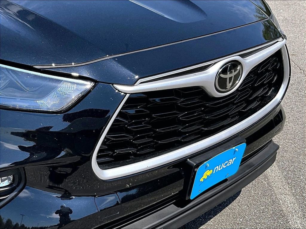 Used 2023 Toyota Highlander XLE AWD/4WD image 33