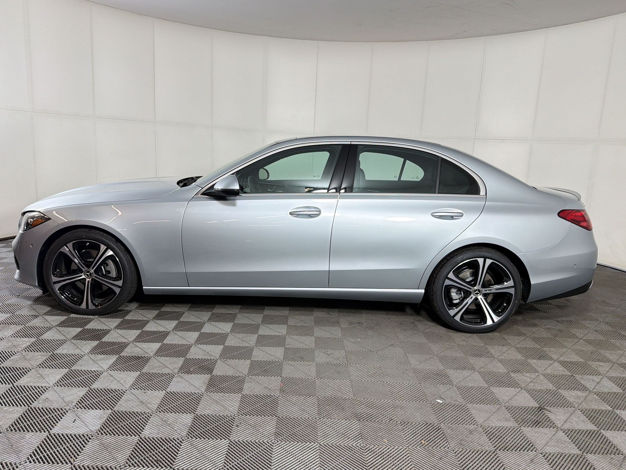 Used 2026 Mercedes-Benz C 300 4MATIC Sedan image 2