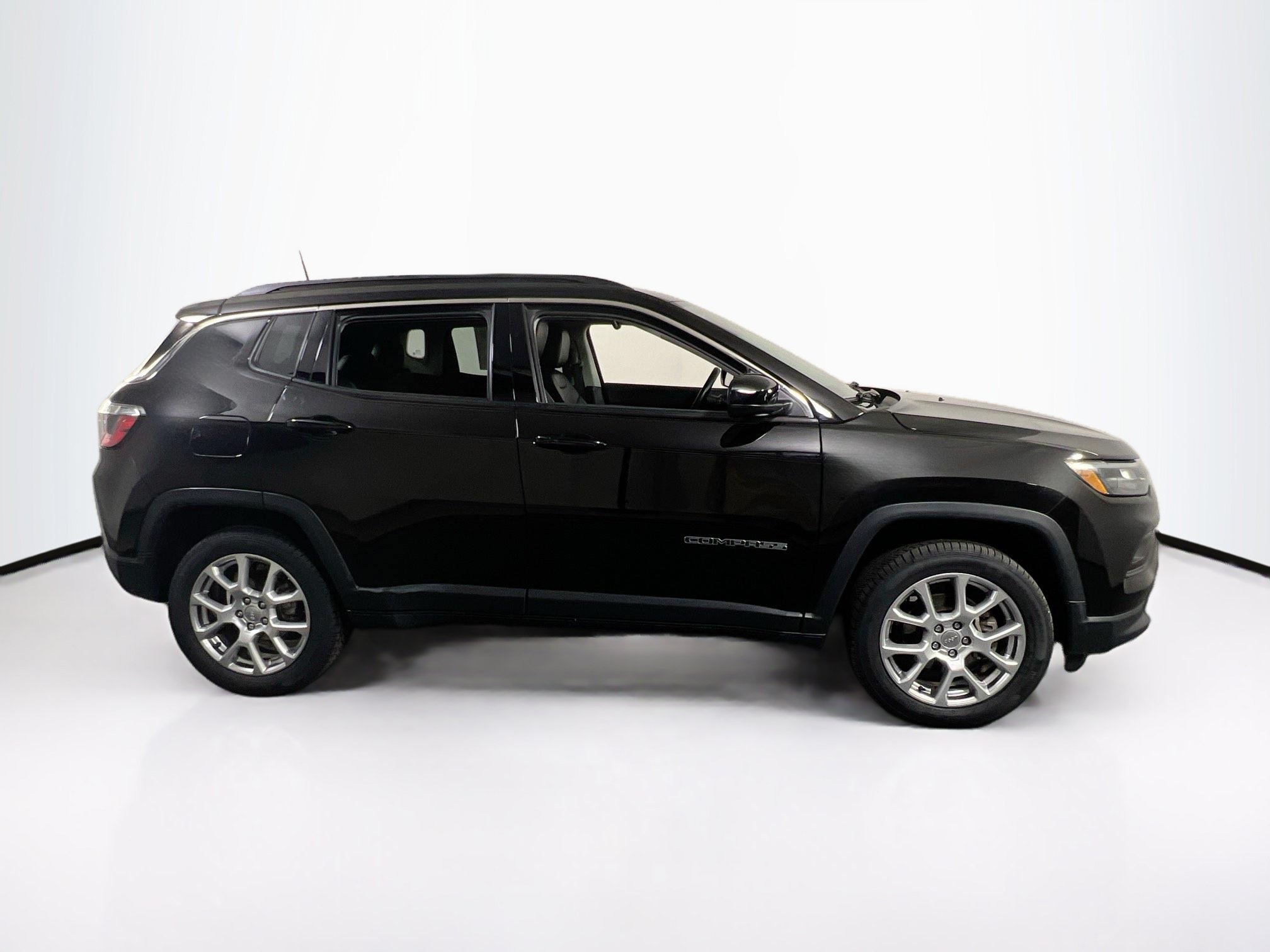 Used 2022 Jeep Compass Latitude AWD/4WD image 4