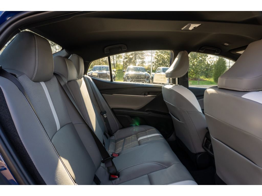 Used 2026 Toyota Camry SE w/ Convenience Package image 16