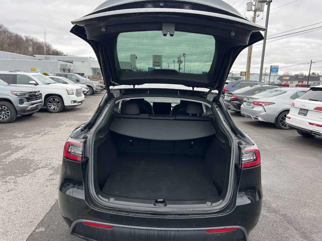 Used 2022 Tesla Model Y Long Range image 21
