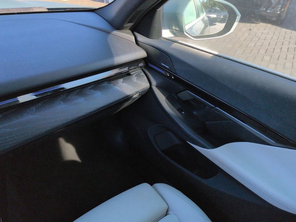 Certified 2024 BMW 530i xDrive w/ Premium Package image 18