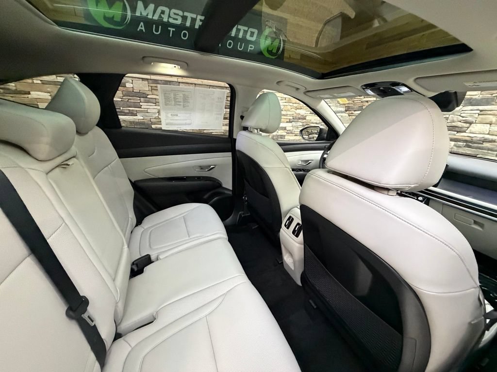 Used 2025 Hyundai Tucson Limited AWD/4WD image 32