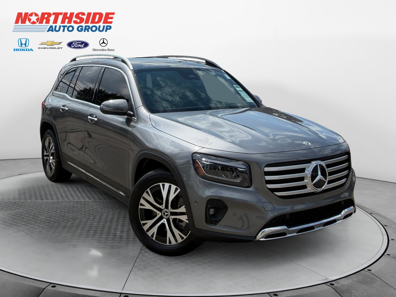 Used 2026 Mercedes-Benz GLB 250 image 1