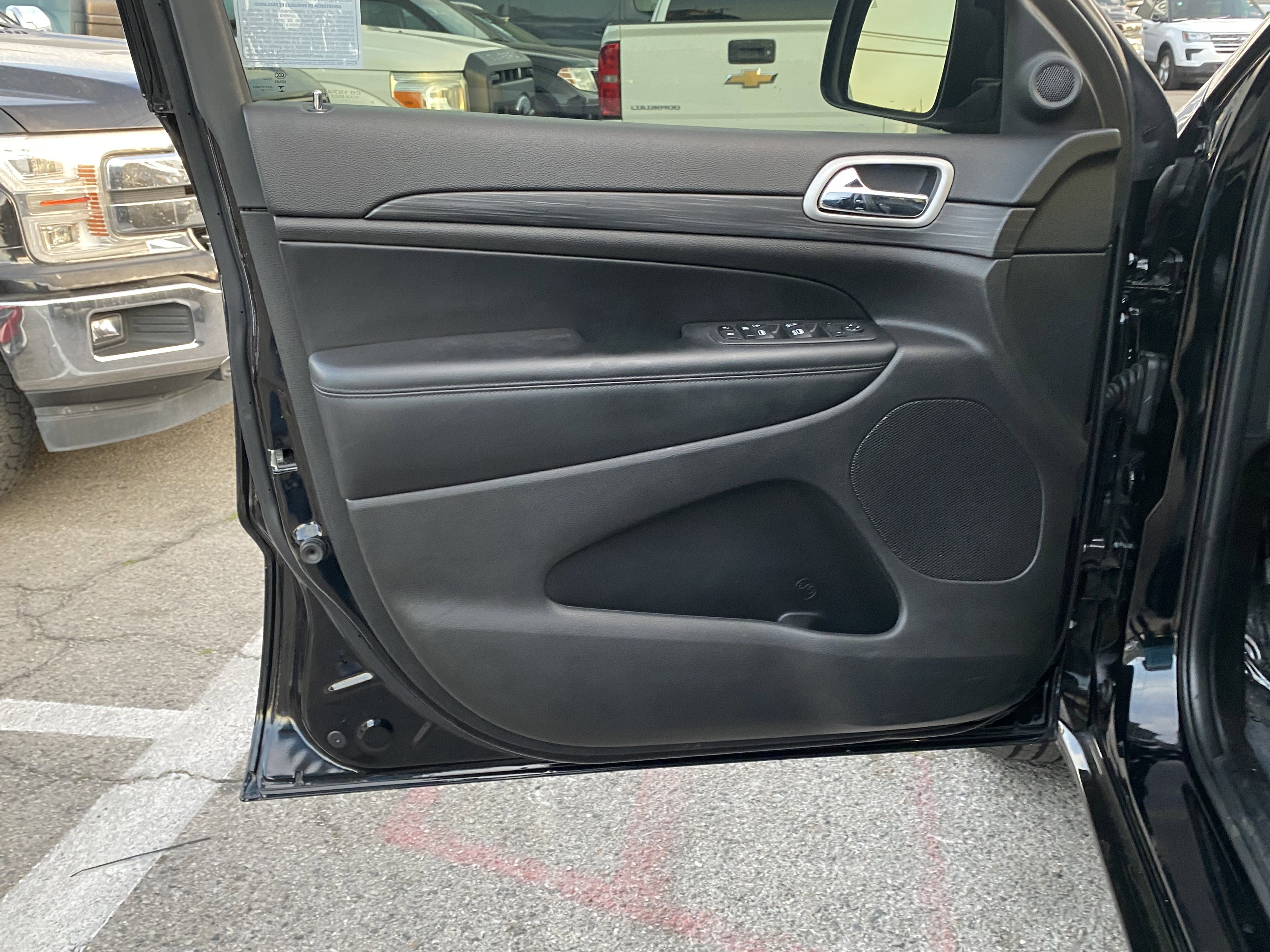 Used 2022 Jeep Grand Cherokee Laredo X image 15