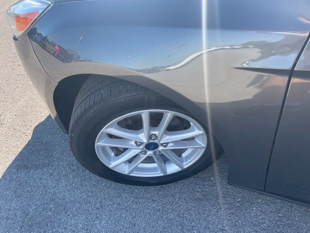 Used 2018 Ford Focus SE w/ Interior Protection Package FWD image 12