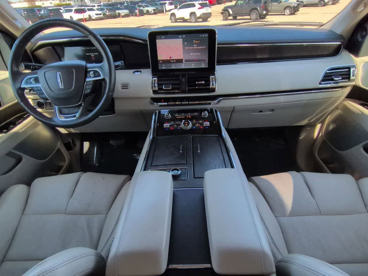 Used 2021 Lincoln Navigator Reserve w/ Luxury Package AWD/4WD image 15