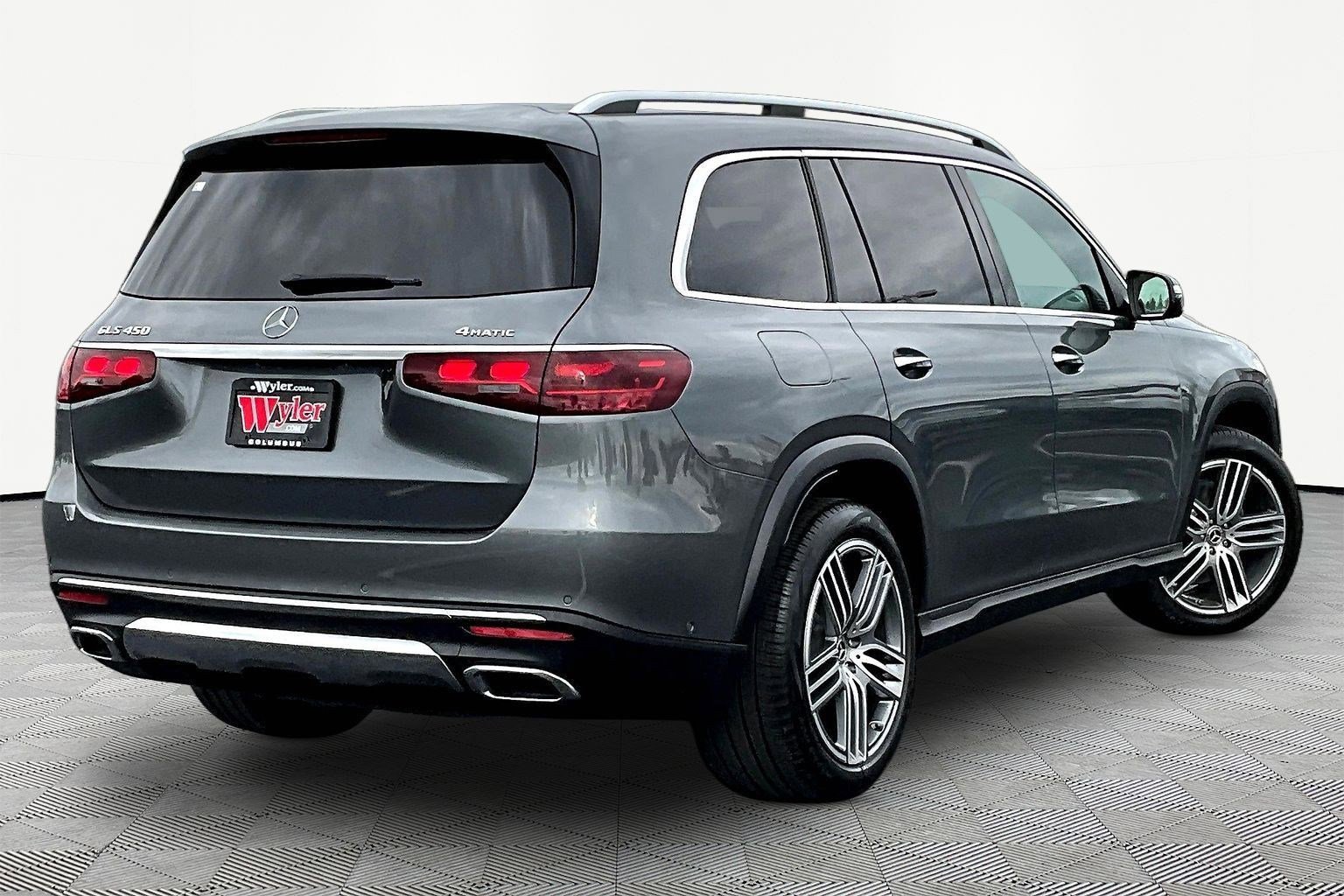 Used 2025 Mercedes-Benz GLS 450 4MATIC image 5