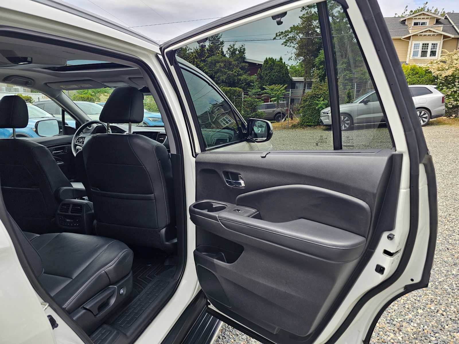 Used 2019 Honda Pilot Touring image 13