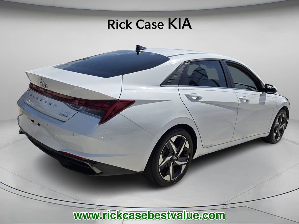 Used 2023 Hyundai Elantra Limited image 7