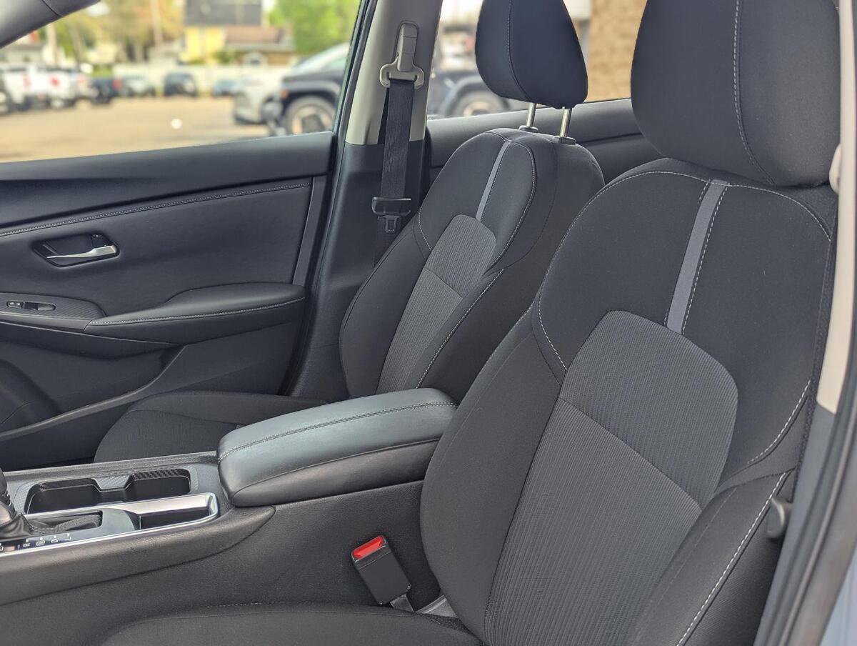 Used 2024 Nissan Sentra SV FWD image 16