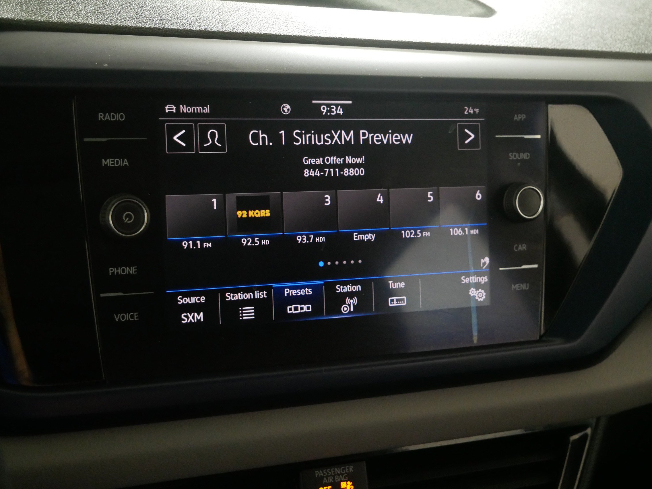 Certified 2022 Volkswagen Taos SE w/ Panoramic Sunroof Package image 22