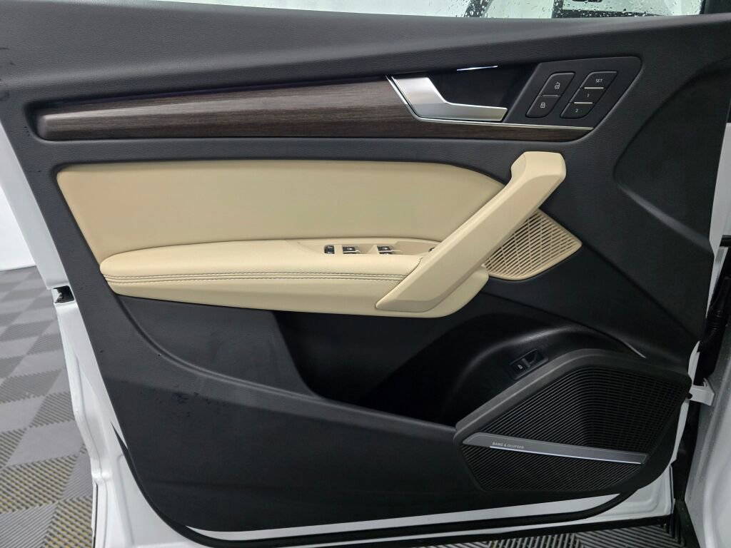 Certified 2025 Audi Q5 2.0T Premium Plus image 37