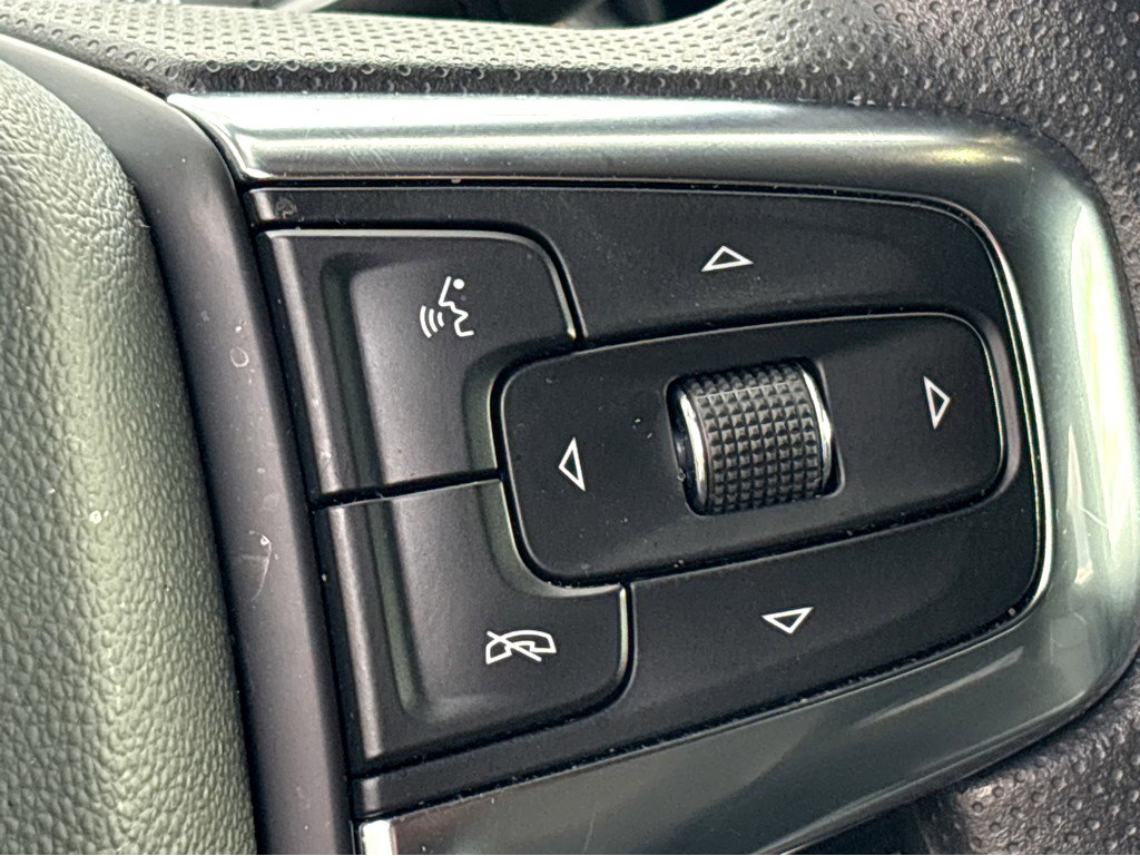 Certified 2025 Chevrolet Blazer LT FWD image 19