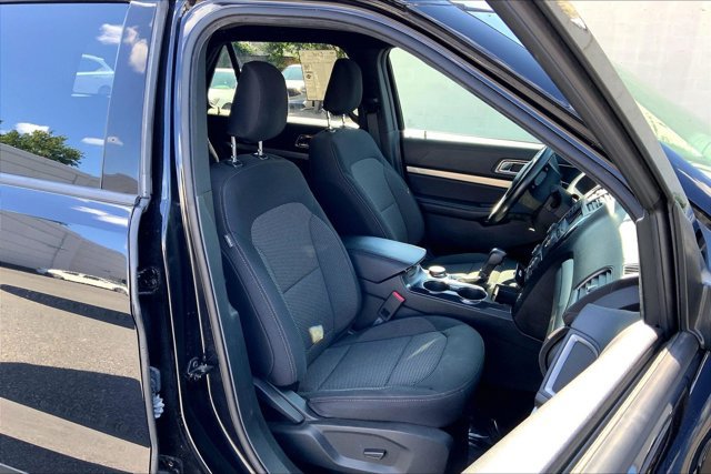 Used 2019 Ford Explorer XLT AWD/4WD image 6