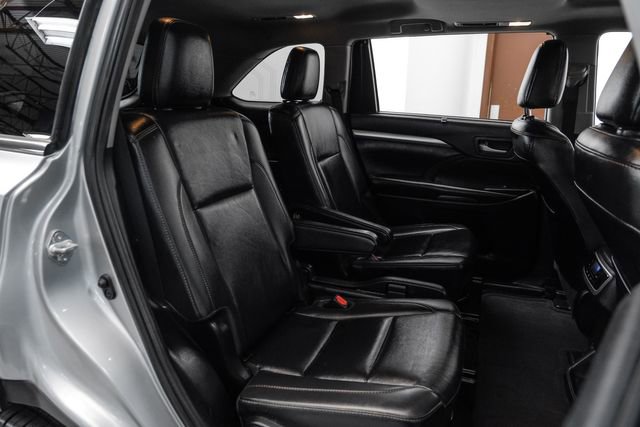 Used 2019 Toyota Highlander XLE image 25