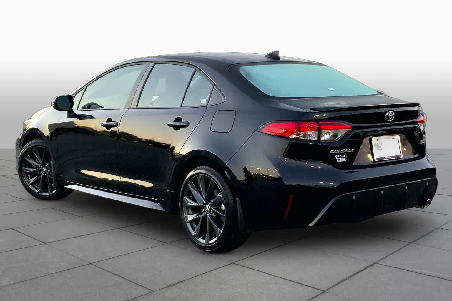 Used 2025 Toyota Corolla SE FWD image 11
