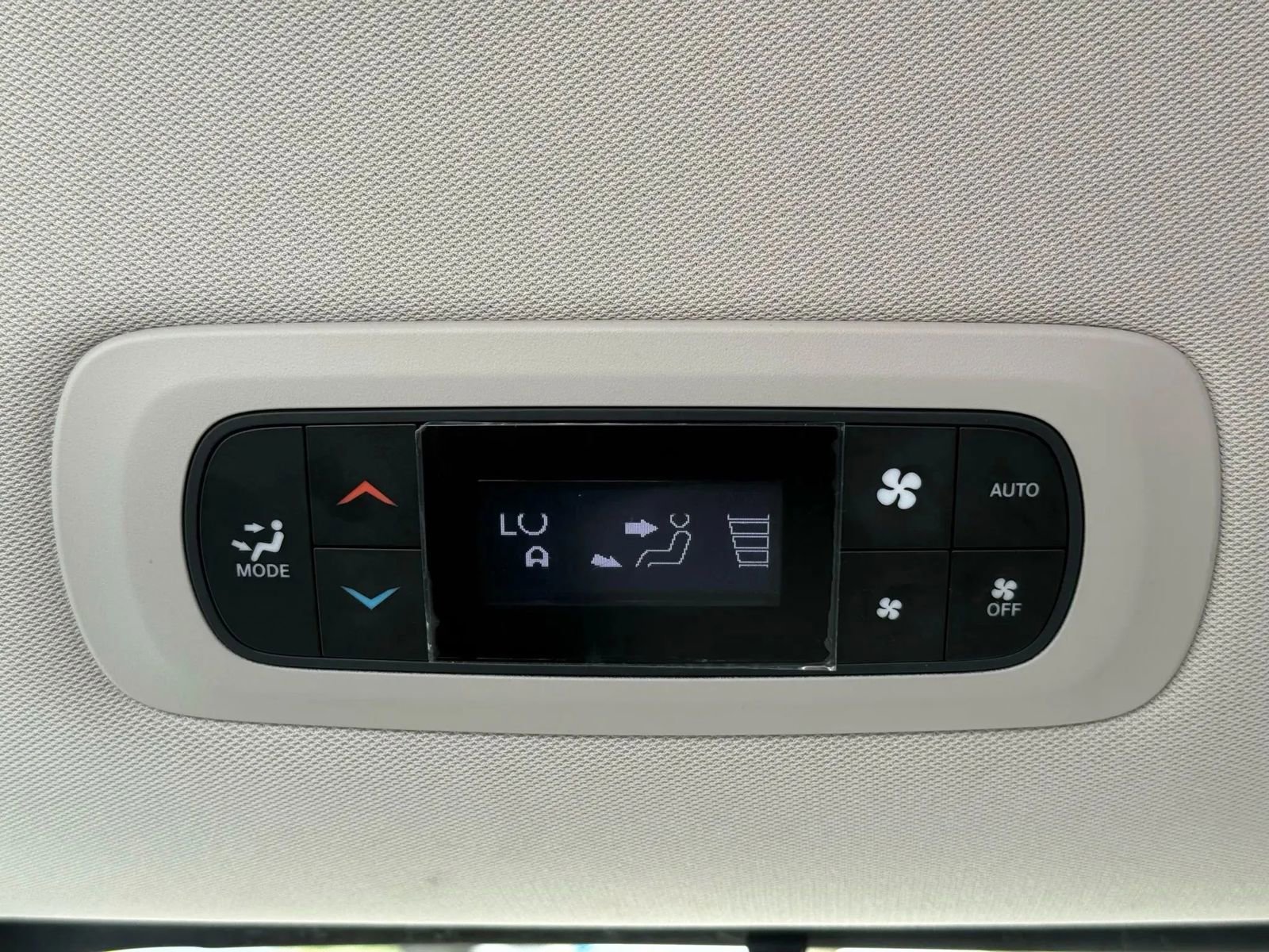 Used 2017 Chrysler Pacifica Touring-L w/ Tire & Wheel Group image 51