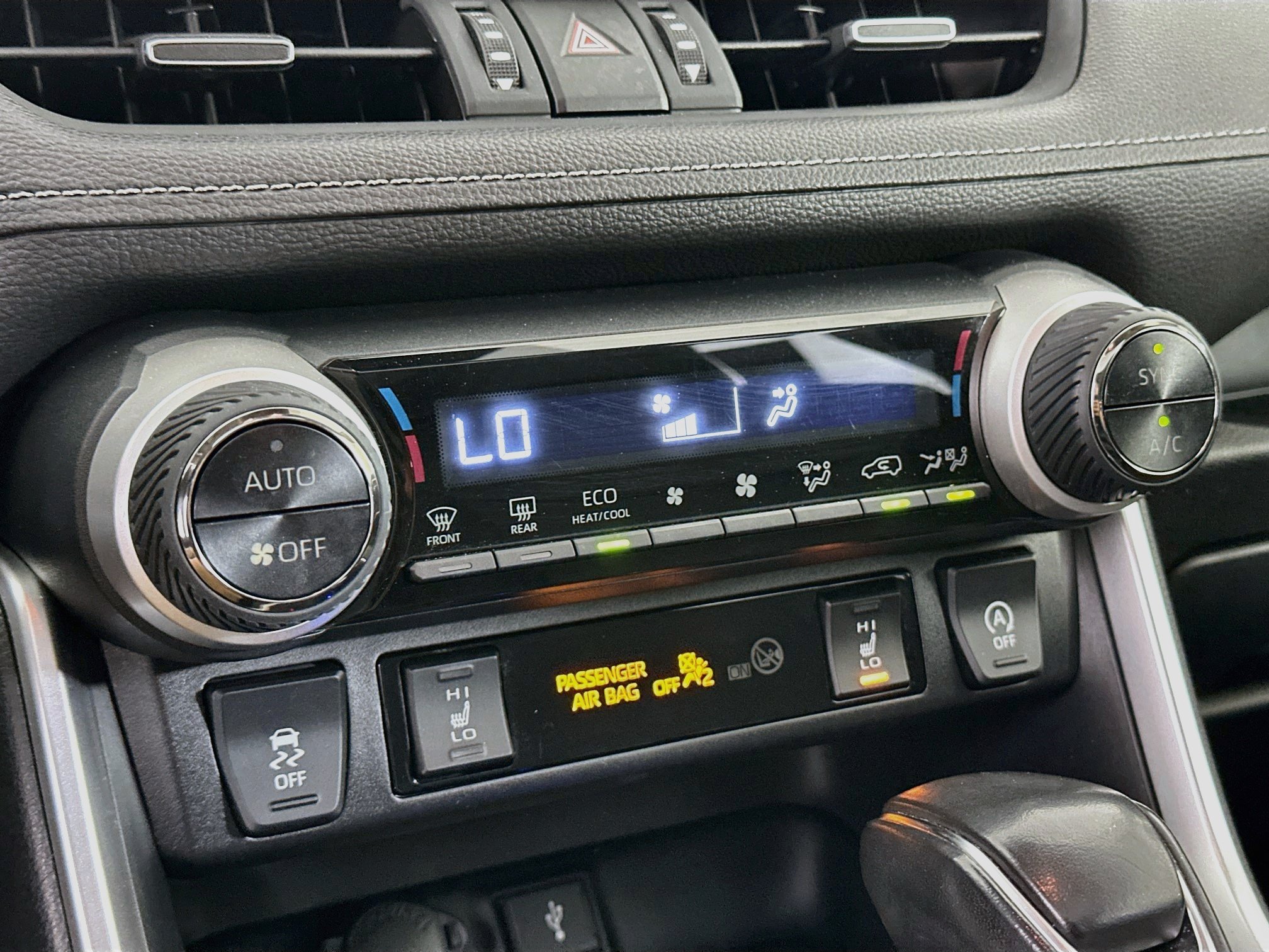 Used 2020 Toyota RAV4 XLE Premium AWD/4WD image 23