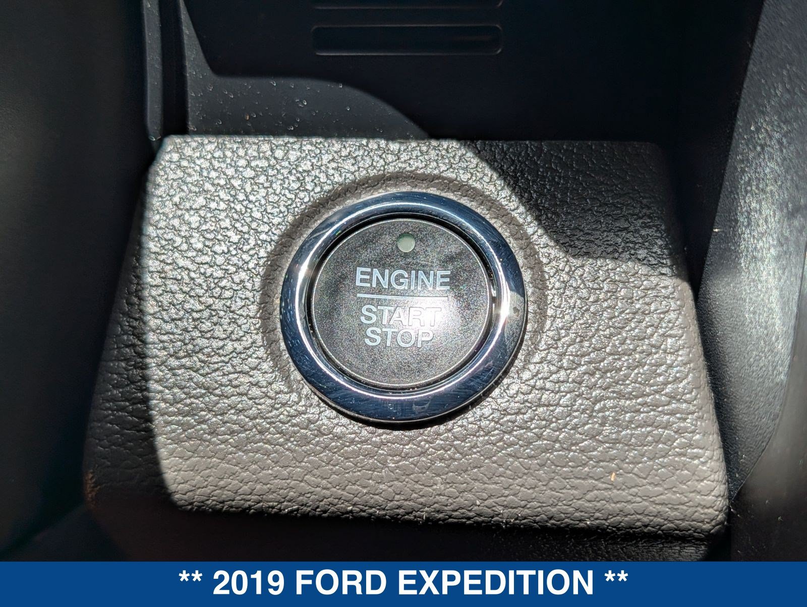 Used 2019 Ford Expedition Limited RWD image 34