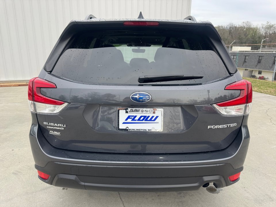 Used 2024 Subaru Forester Premium image 18