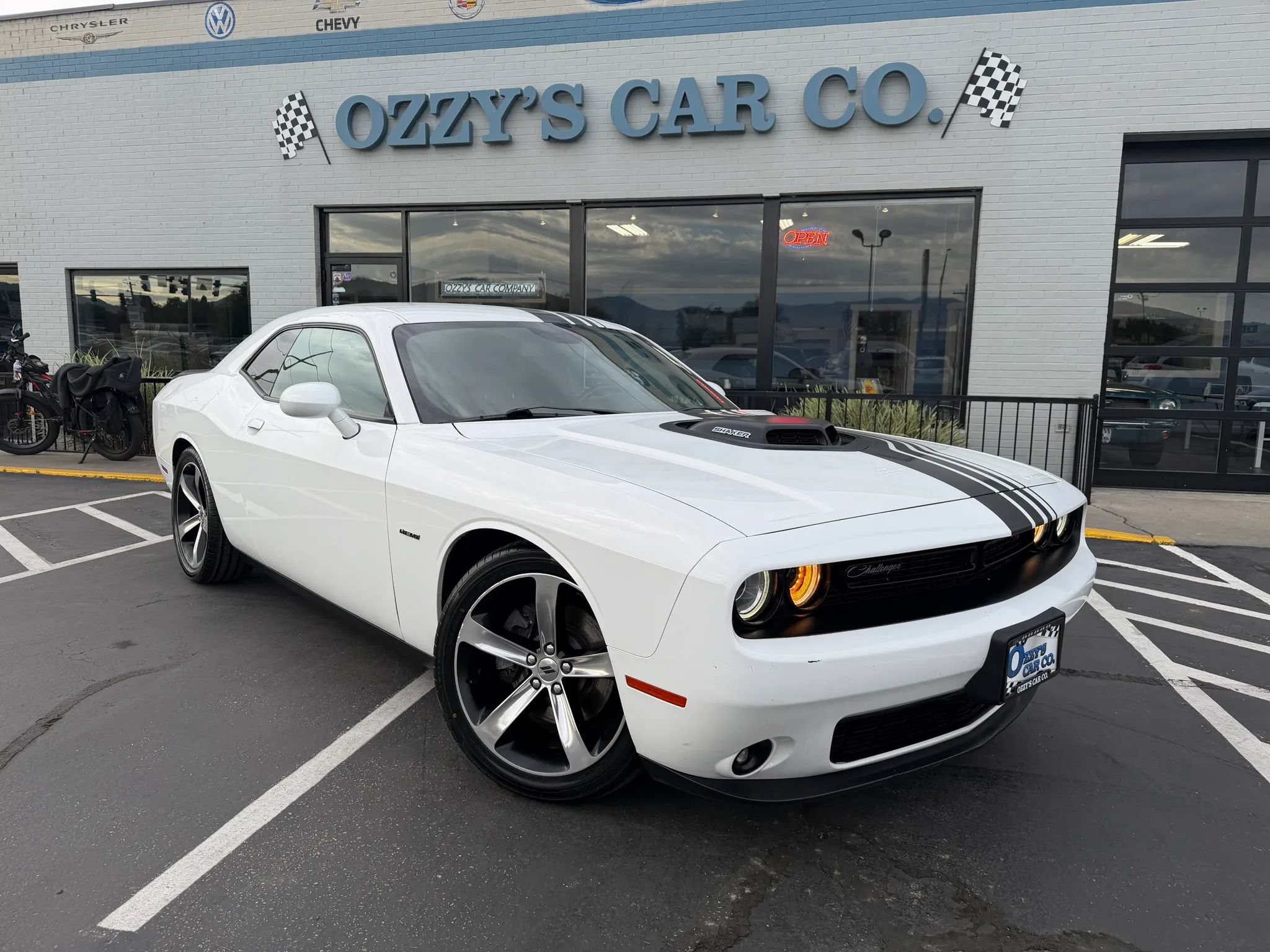 Used 2018 Dodge Challenger R/T Plus RWD image 2