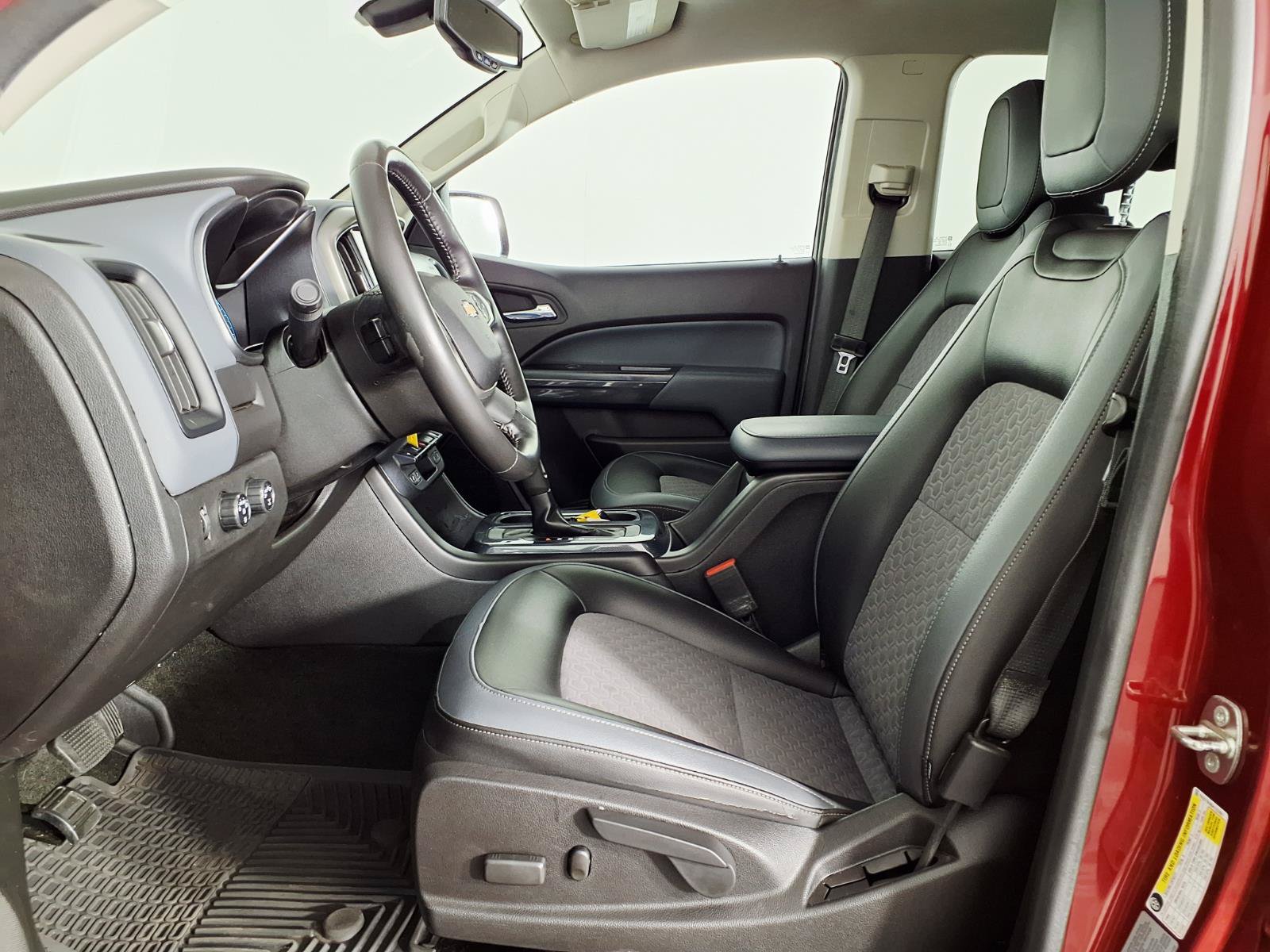 Used 2017 Chevrolet Colorado Z71 AWD/4WD image 17