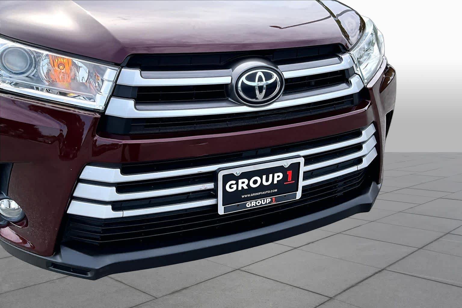 Used 2019 Toyota Highlander Plus AWD/4WD image 25
