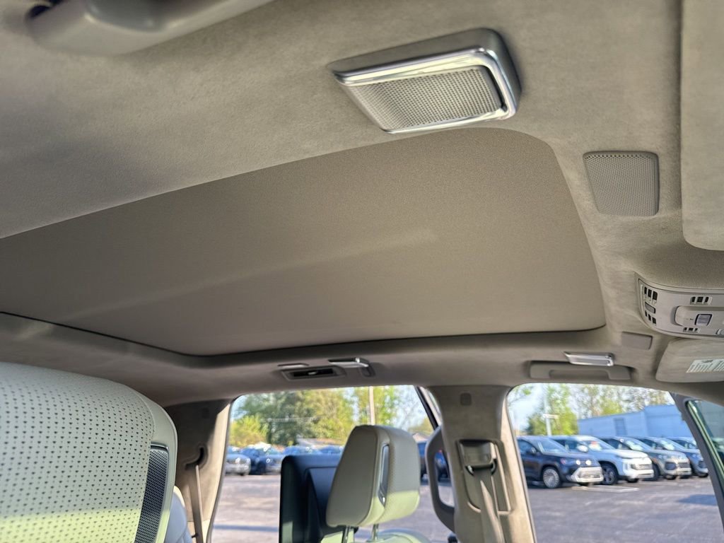 Used 2021 Cadillac Escalade Premium Luxury Platinum AWD/4WD image 27