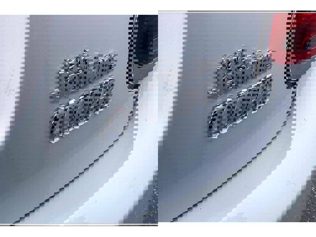 Used 2020 MINI Cooper 2-Door Hardtop image 9