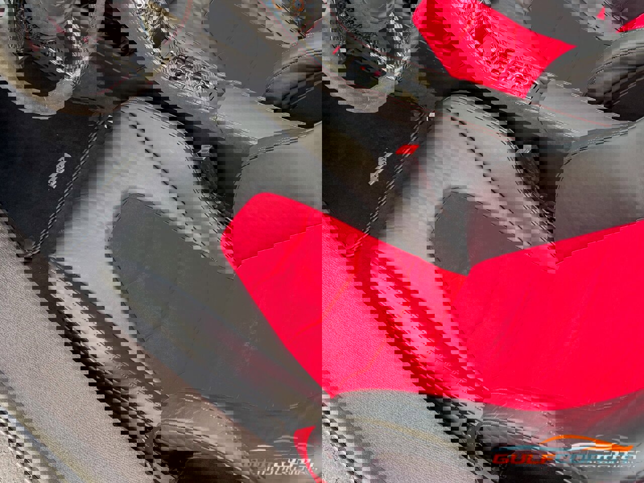 Used 2015 McLaren 650S Spider image 25