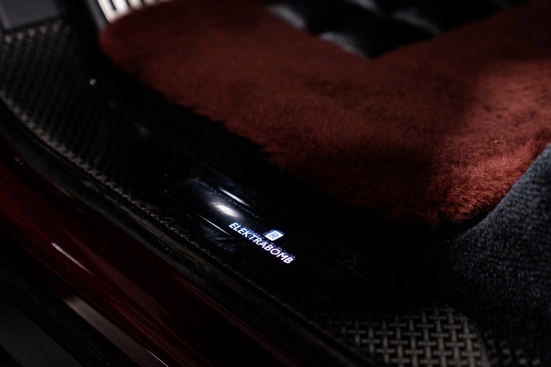 Used 2022 Rolls-Royce Cullinan Black Badge w/ Dark Exterior Package image 32